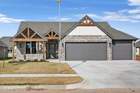 22775 E 107th St S, Broken Arrow, OK 74014
