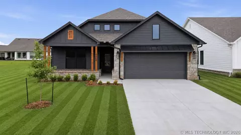 4506 W Van Buren St, Broken Arrow, OK 74011
