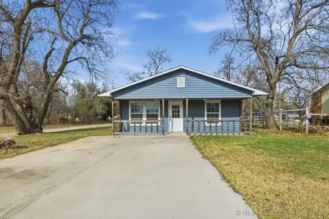 118 W 4th St, Oilton, OK 74052