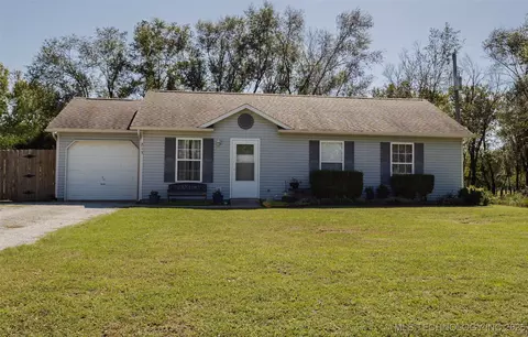 213 E Sunday Ave, Oologah, OK 74053
