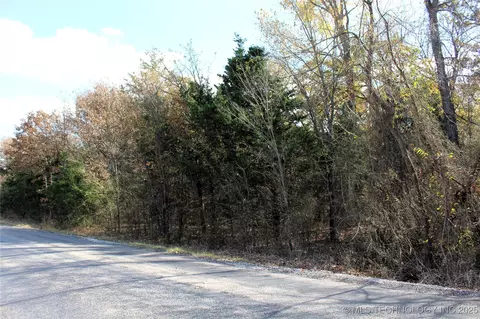 Red Lake Road, Albany, OK 74726
