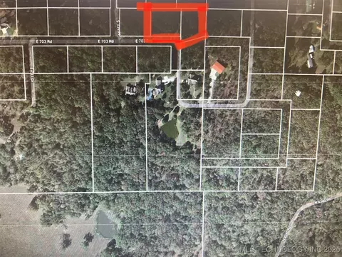 E 703 Drive, Wagoner, OK 74467