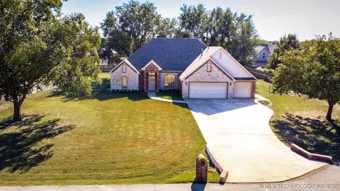 21440 E 104th St S, Broken Arrow, OK 74014