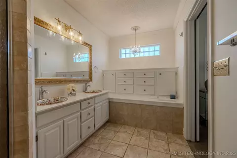 8303 S 84th East Pl, Tulsa, OK 74133 photo 19