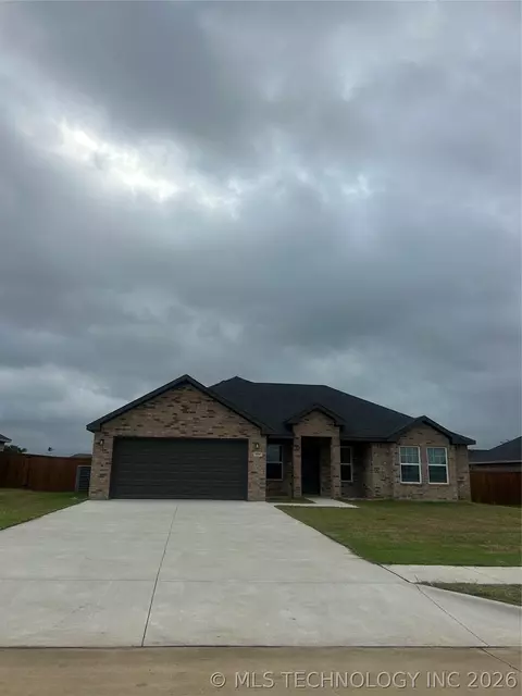 3217 Seabiscuit St, Durant, OK 74701