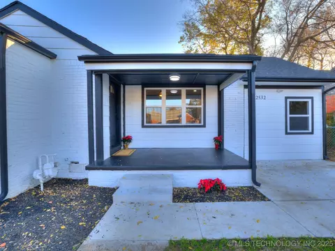 2532 E 4th St, Tulsa, OK 74104 photo 3