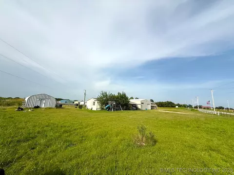 20211 Cedar Rd, Henryetta, OK 74437 photo 3
