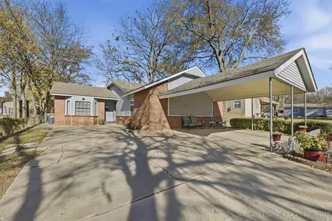 41 E 148th St S, Glenpool, OK 74033