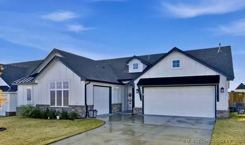 7402 E 89th St N, Owasso, OK 74055