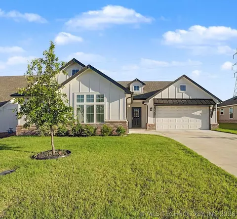 7402 E 89th St N, Owasso, OK 74055