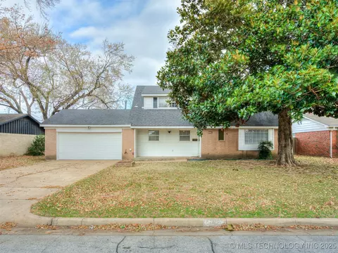 1737 E 56th St, Tulsa, OK 74105