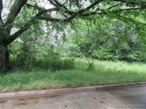 N 9th Street, Mcalester, OK 74501