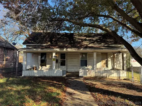319 S Division St, Sapulpa, OK 74066