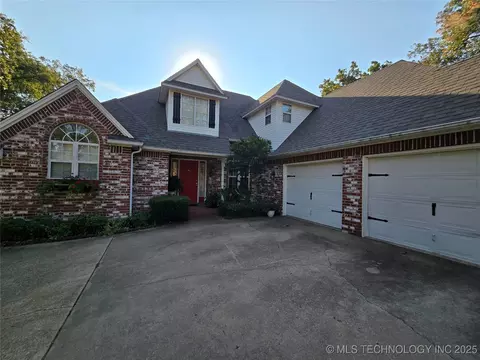906 N 14 St, Henryetta, OK 74437