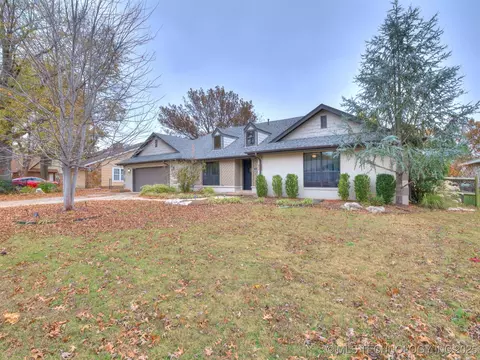 517 Meadowood Dr, Broken Arrow, OK 74011