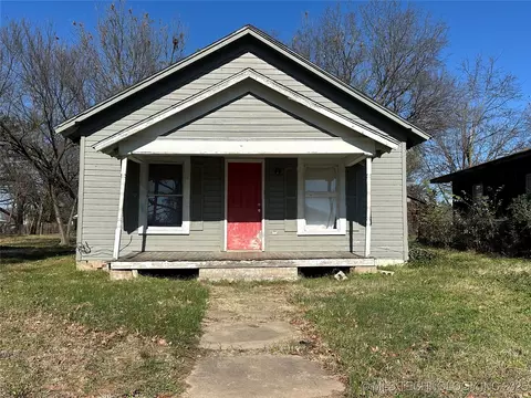 623 W 15th St, Okmulgee, OK 74447