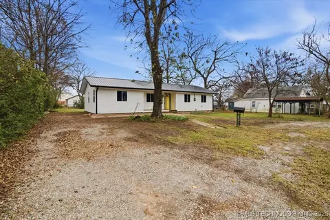 615 S Haynie St, Skiatook, OK 74070