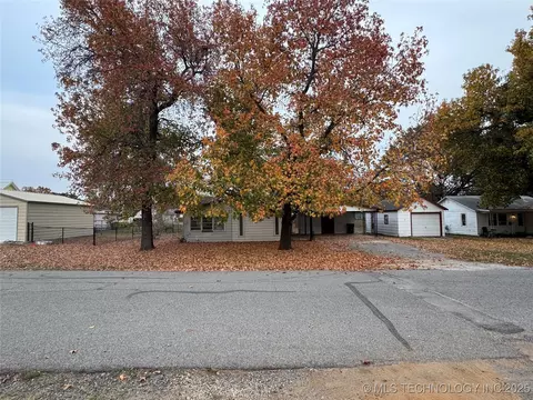 702 S 5th, Davis, OK 73030 photo 5
