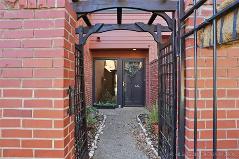 38 S Woodward Boulevard 16, Tulsa, OK 74114