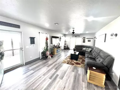 421298 E 1168 Rd, Eufaula, OK 74432 photo 8