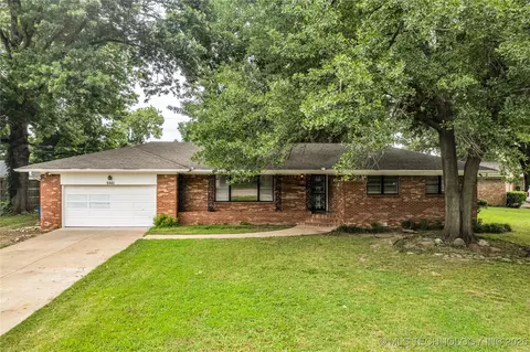 5941 S Utica Ave, Tulsa, OK 74105
