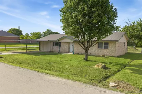 114 Laurel St, Lone Grove, OK 73443