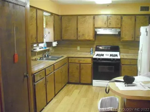 501 Claude, Ringling, OK 73456 photo 2