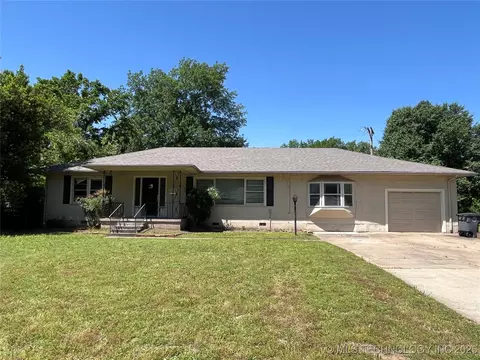 1506 E 46th Pl, Tulsa, OK 74105 photo 1