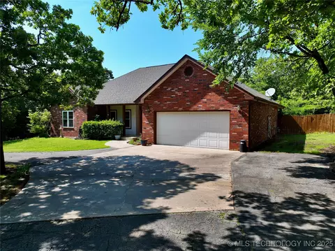 46 Acorn St, Eufaula, OK 74432