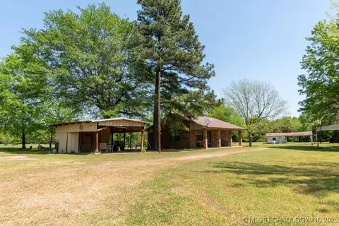 2703 E 2010 Rd, Hugo, OK 74743 photo 2