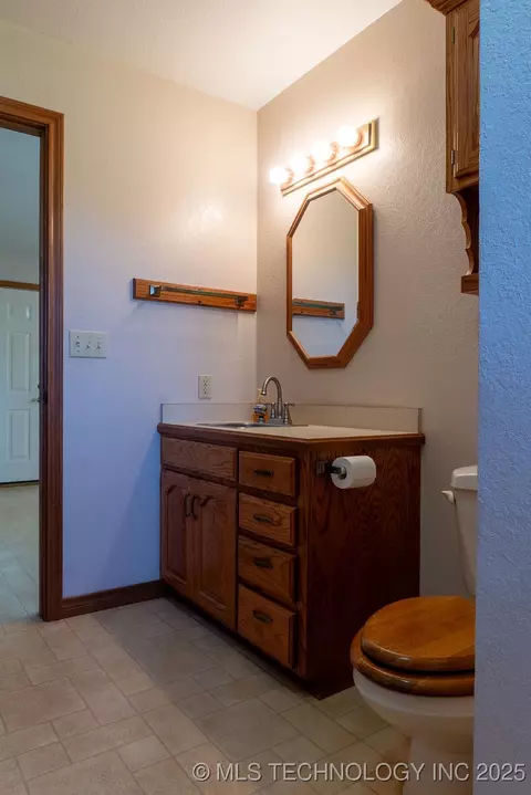2703 E 2010 Rd, Hugo, OK 74743 photo 19