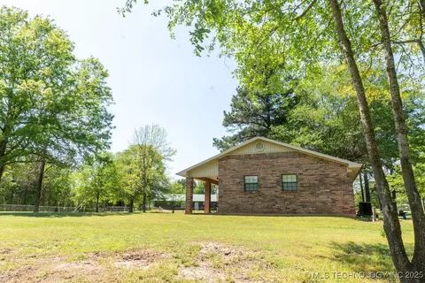 2703 E 2010 Rd, Hugo, OK 74743 photo 24
