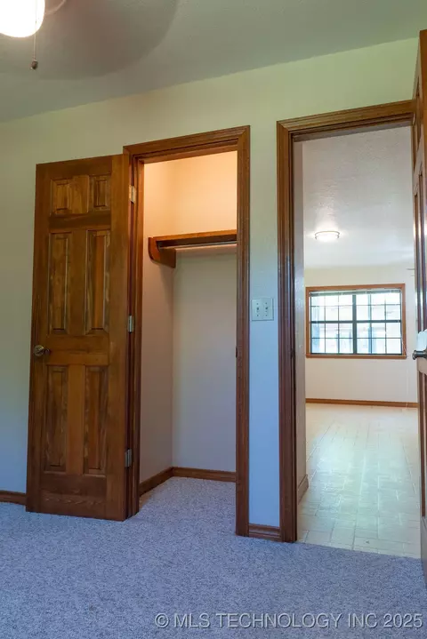2703 E 2010 Rd, Hugo, OK 74743 photo 16