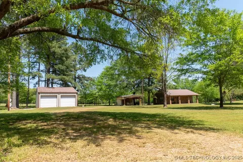 2703 E 2010 Rd, Hugo, OK 74743
