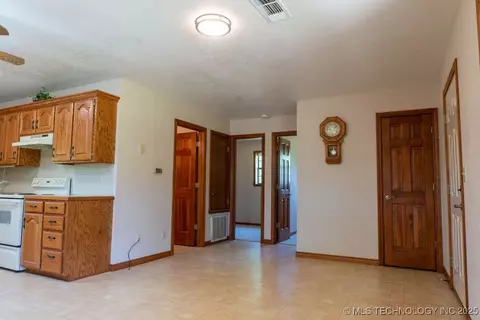 2703 E 2010 Rd, Hugo, OK 74743 photo 10