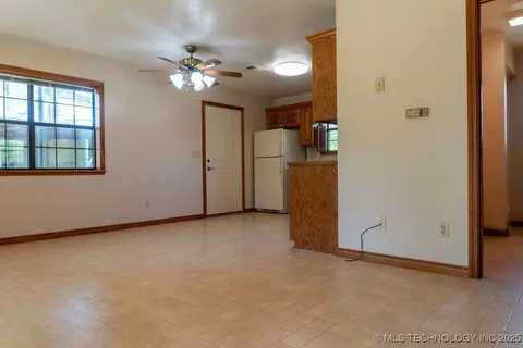 2703 E 2010 Rd, Hugo, OK 74743 photo 7