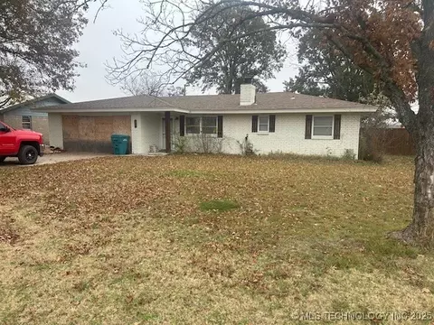31 Suburban Ln, Inola, OK 74036
