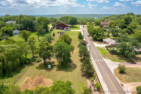 View/Area - 100 E Kings, Ada, OK 74820 photo 4 of 5