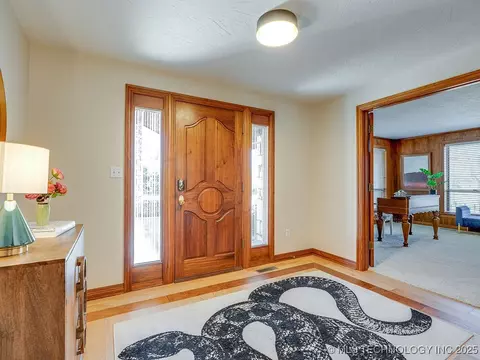 Entry Way - 100 E Kings, Ada, OK 74820 photo 2 of 9