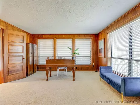 Living - 100 E Kings, Ada, OK 74820 photo 1 of 8