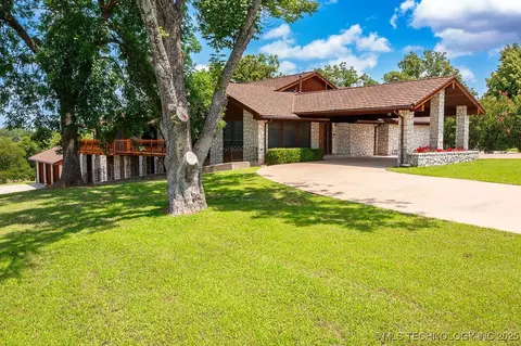 Exterior - 100 E Kings, Ada, OK 74820 photo 11 of 17