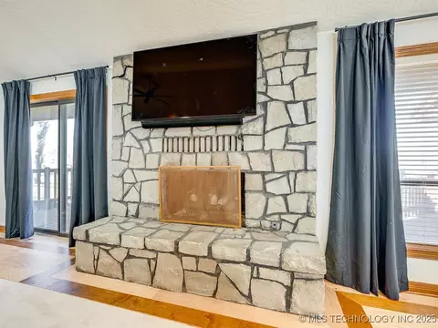 Living - 100 E Kings, Ada, OK 74820 photo 5 of 8