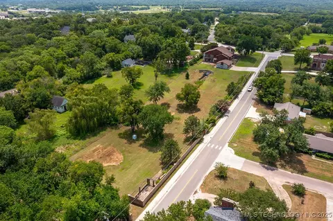 View/Area - 100 E Kings, Ada, OK 74820 photo 2 of 5