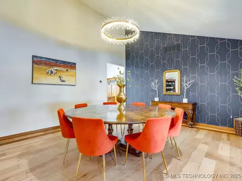 Dining - 100 E Kings, Ada, OK 74820 photo 2 of 6