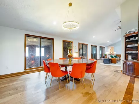 Dining - 100 E Kings, Ada, OK 74820 photo 4 of 6