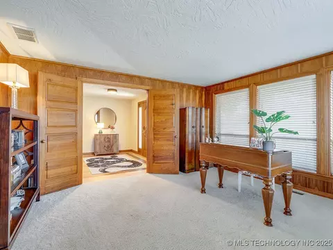 Entry Way - 100 E Kings, Ada, OK 74820 photo 3 of 9