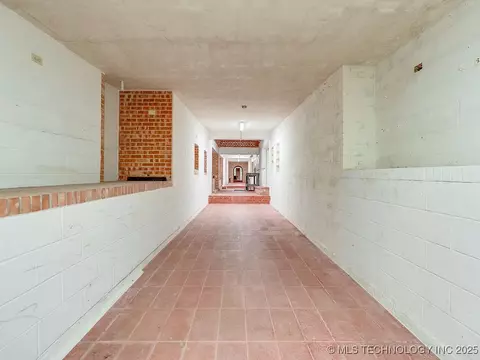 Entry Way - 100 E Kings, Ada, OK 74820 photo 8 of 9