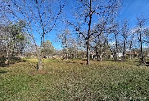 905 A St SE, Ardmore, OK 73401