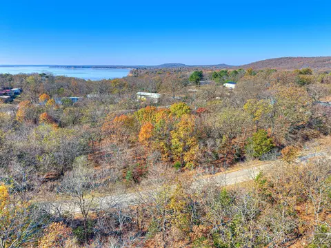 221 Robin Rd, Eufaula, OK 74432 photo 3