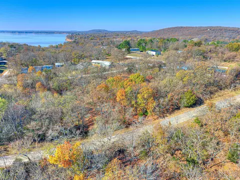 221 Robin Rd, Eufaula, OK 74432 photo 4